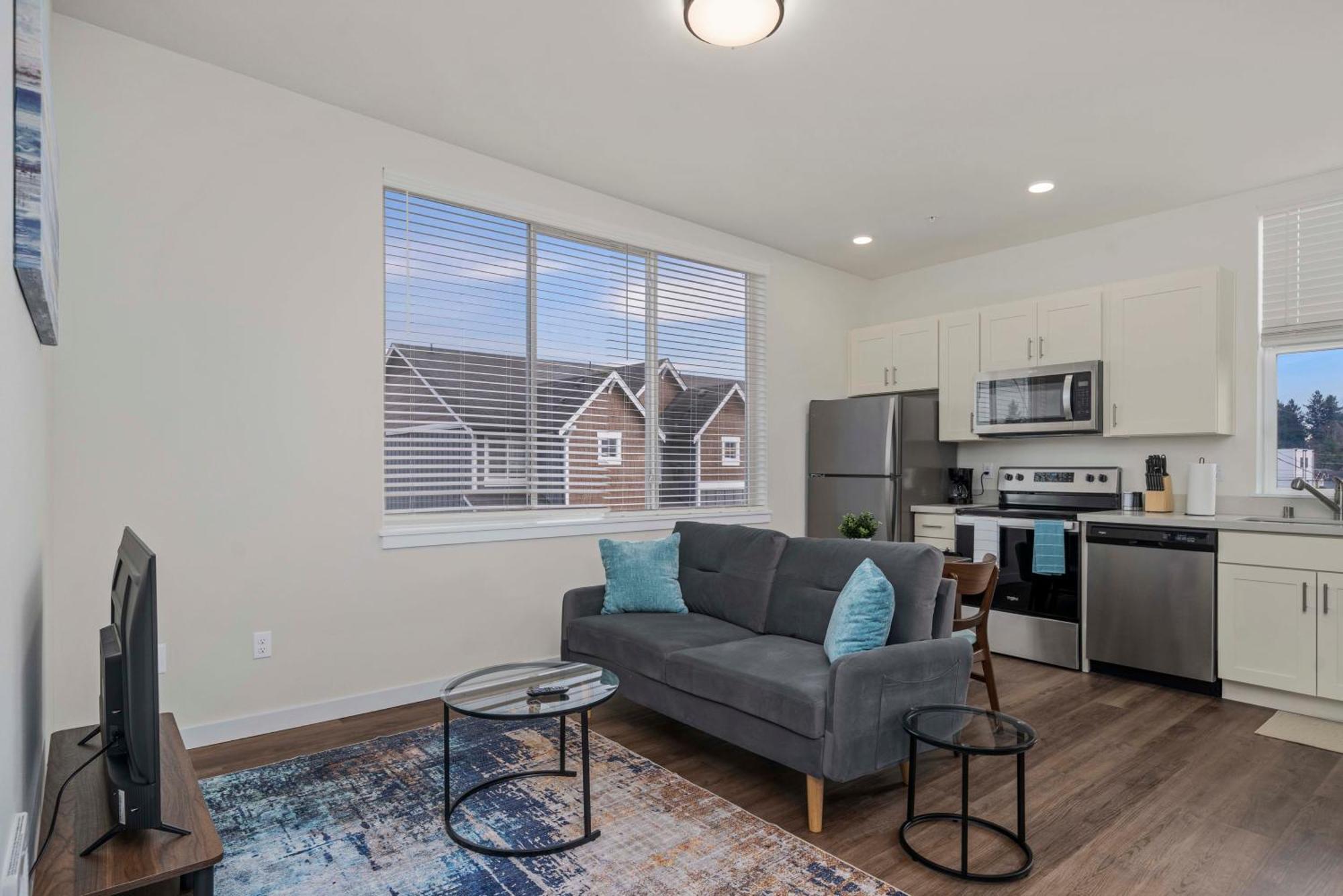 Apartment Urban Living: Stylish Apts In The Heart Of *